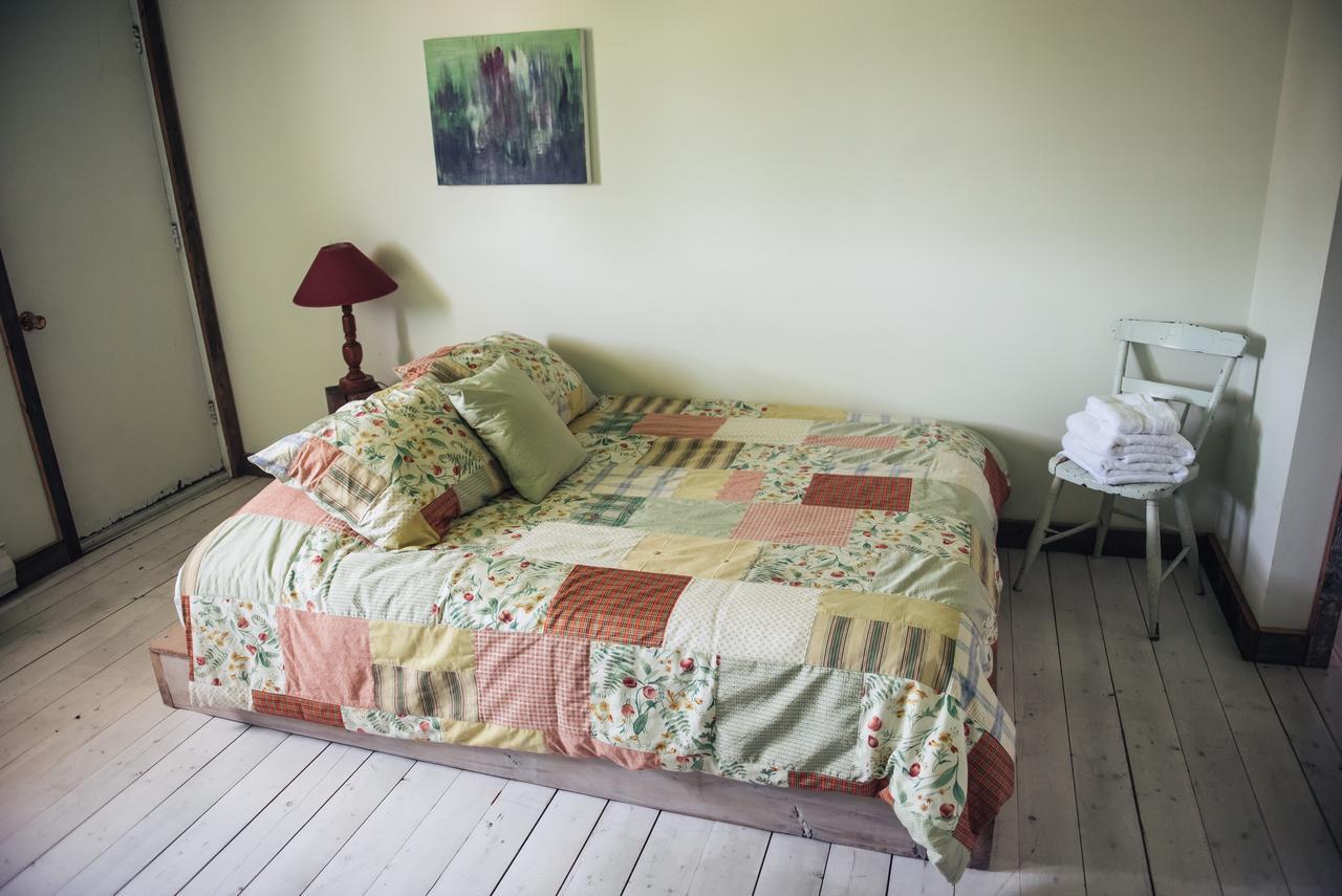 Auberge Et Salle De Spectacle La Fascine Isle-aux-Coudres Kültér fotó